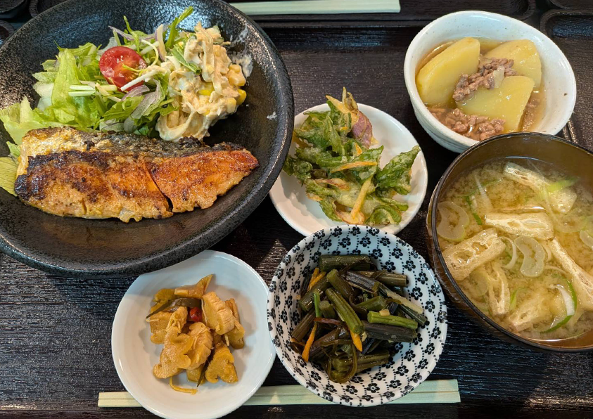 夕食食1